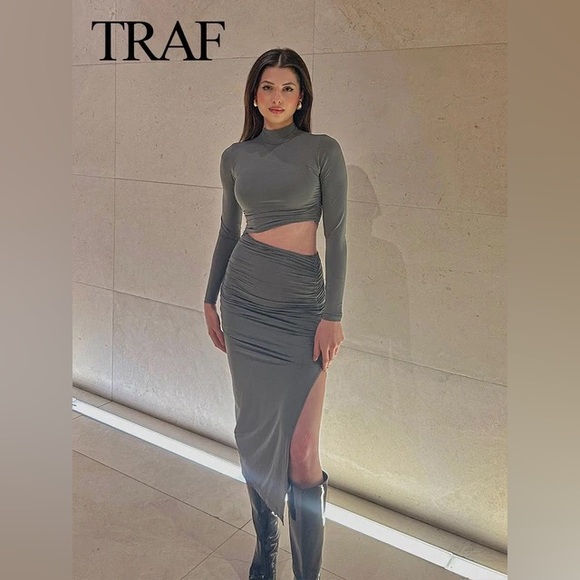 ZARA ~ CUT OUT DRESS - Picture 15 of 16